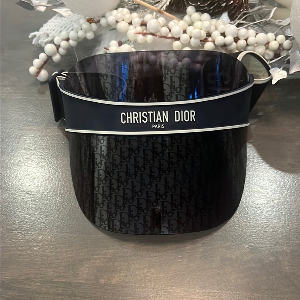 Dior visor like new